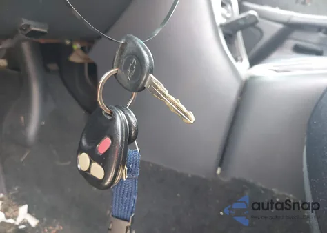 2002 Chevrolet Silverado 1500 Ls z USA, uszkodzony, nr VIN 2GCEC19V321353356